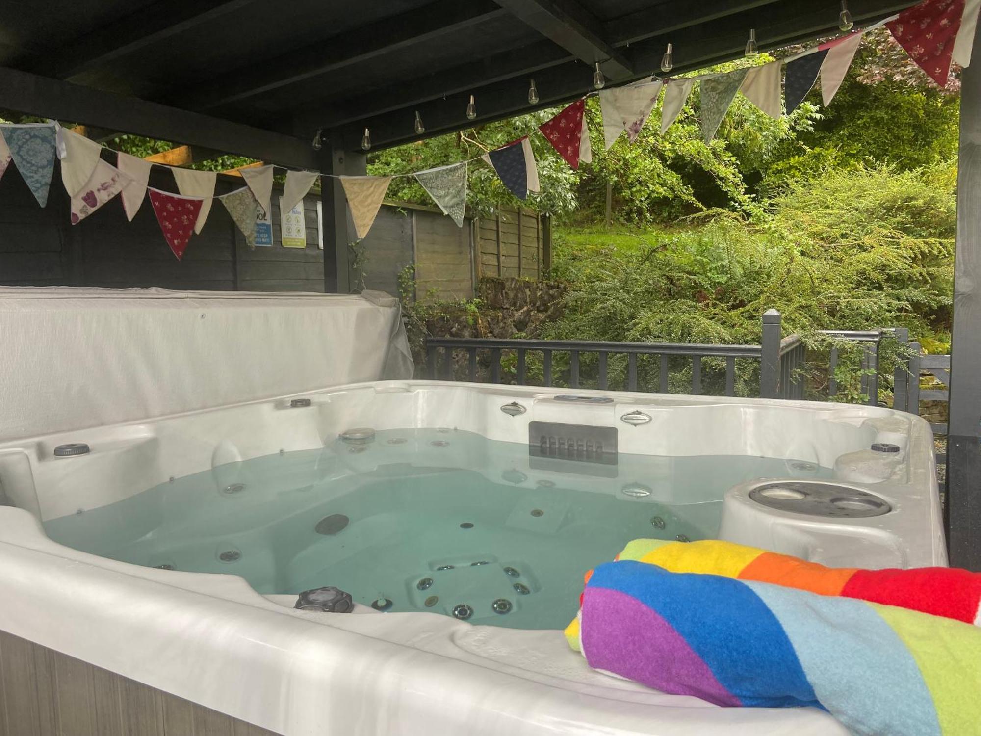 Carreg Y Garth Isaf - Hot Tub Nr Zip World Villa Бангор Екстериор снимка